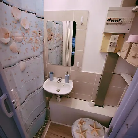 1 Piece Proche De La Daire